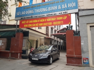 8 cơ quan ở Hà Nội niêm phong xe biển xanh, thực hiện khoán xe công